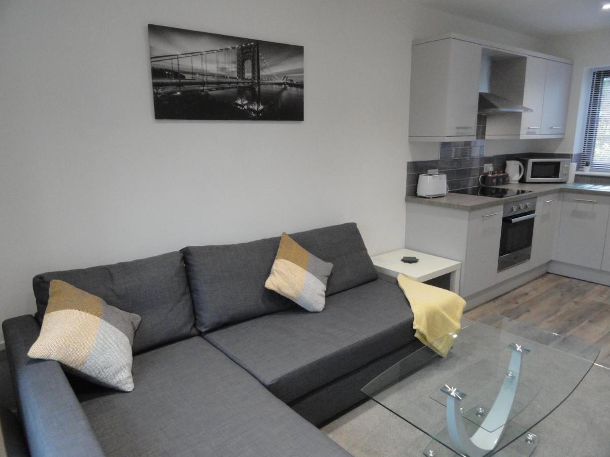 2 Bedroom Apartments In Filton By Cliftonvalley Apartments Bristol Exterior photo
