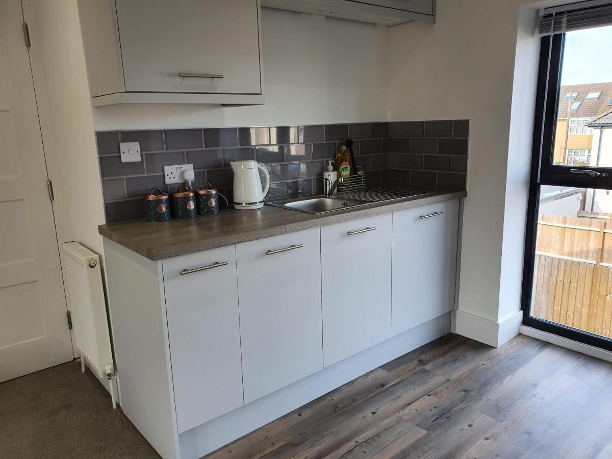 2 Bedroom Apartments In Filton By Cliftonvalley Apartments Bristol Exterior photo